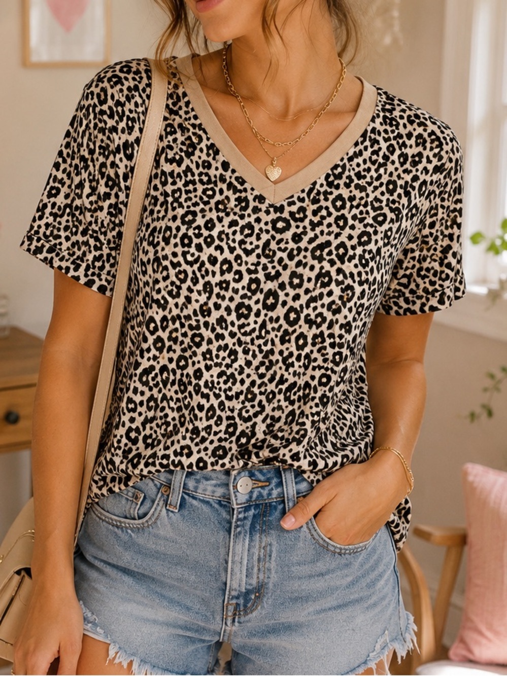 Blooming Jolly Boutique Leopard Catimal Animal Print V-Neck Top Blouse Medium